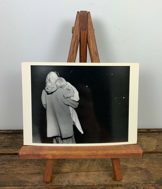 Vintage Weegee 1940's photograph reprint 1981 postcard 4x6" Mother & Child Fire