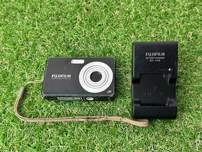 VGC Boxed Working Fujifilm Digital Camera FinePix J15fd 8.2MP