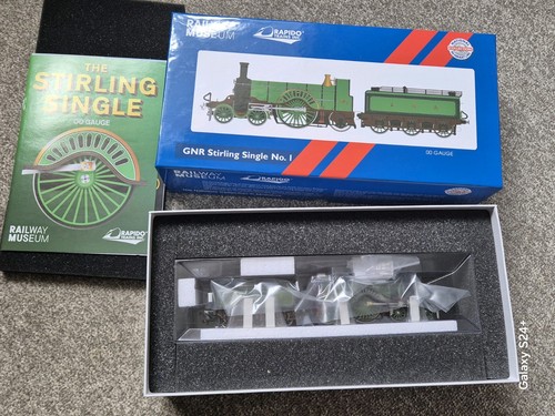 Rapido / NRM GNR Stirling Single No 1 grüne Lok 449366 Spur 00 | Zustand: Used