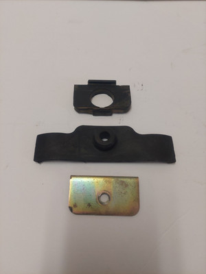 #ad Yamaha XT225 Fuel Tank mount bracket rubber strap $15.00