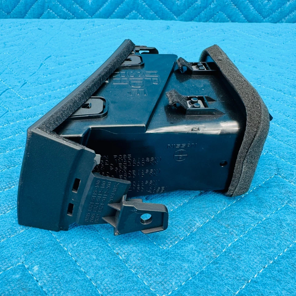 11-19 Infiniti M56 M37 Q70 tablero delantero derecho rejilla de ventilación de aire OEM 687601MA0A Foto 4 de 4