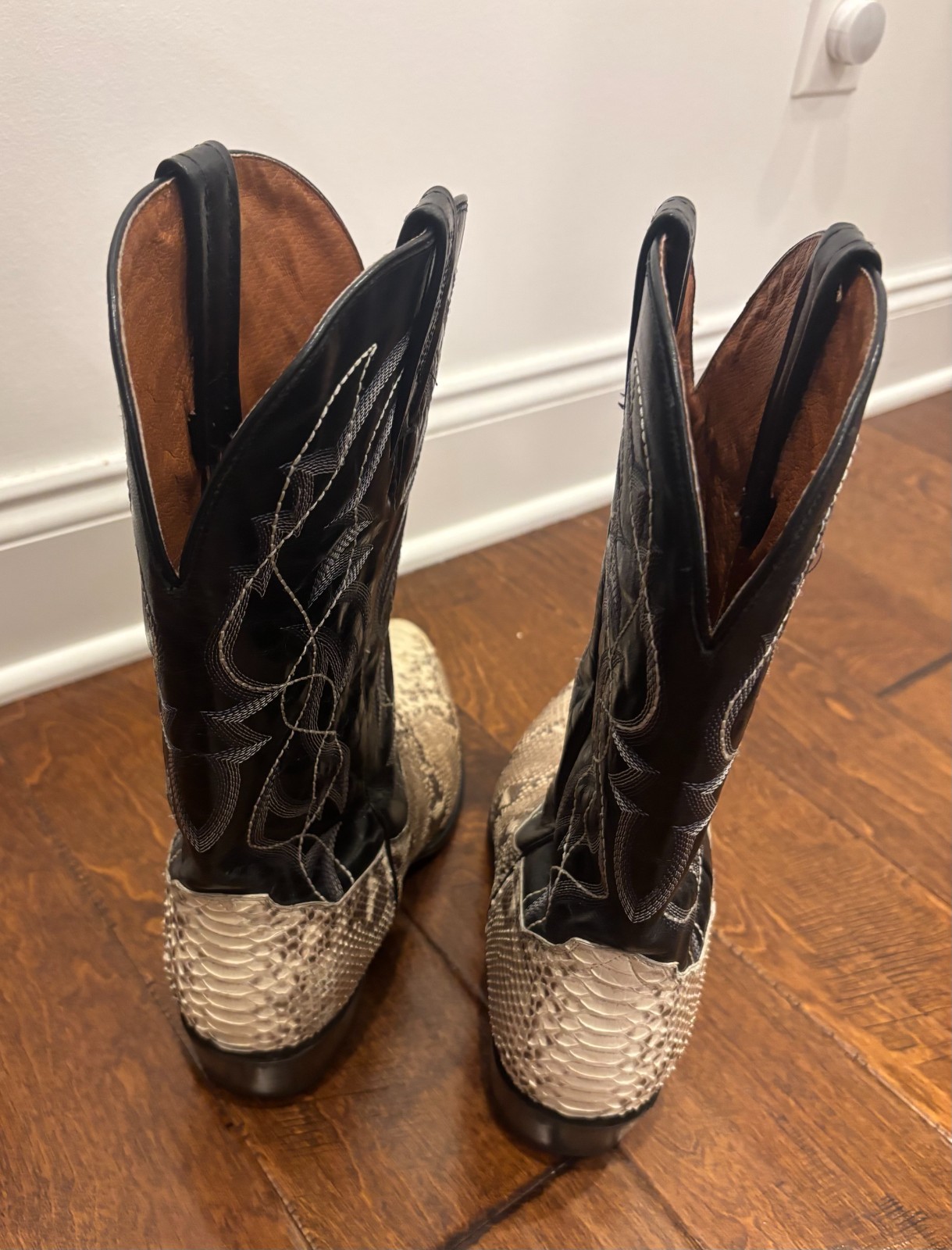 MANNING GENUINE LEATHER PYTHON COWBOY BOOTS - image 7