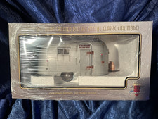 MOTOR CITY CLASSICS AIRSTREAM CARAVAN WOHNWAGEN 1:18 NEU OVP