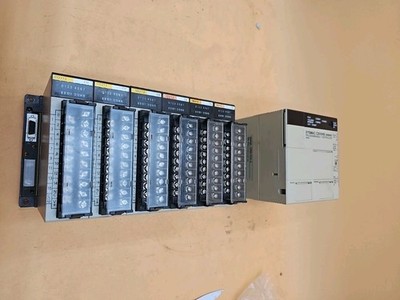 Omron Sysmac C200HS-CPU21-E Controller. C200H-BC081-V2. OD212, ID212