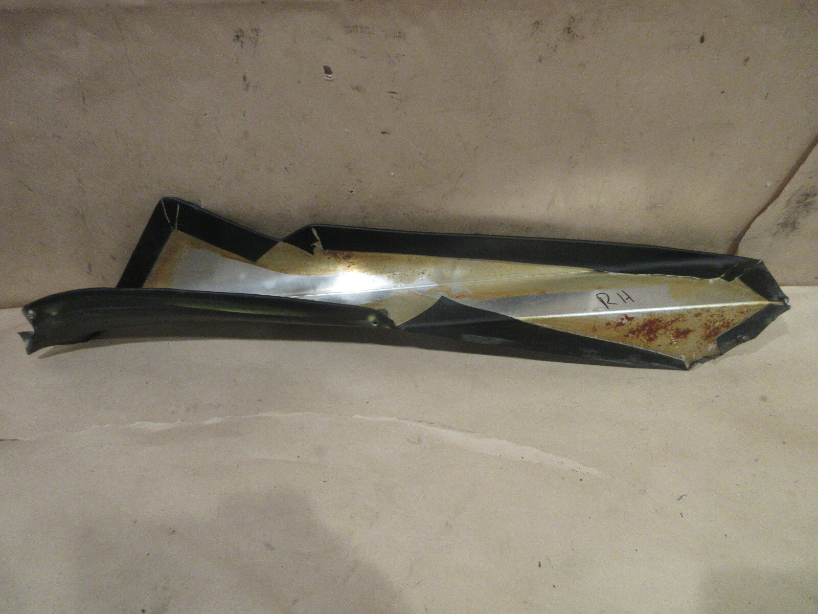 Ferrari 308 - RH Interior Moulding GTS  P/N 60356904