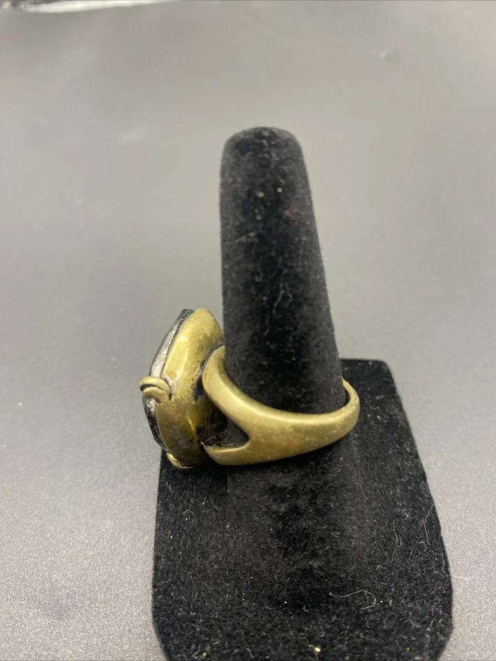 Anillo de cóctel vintage chapado en oro Chloe + Isabel talla 6 Foto 3 de 4