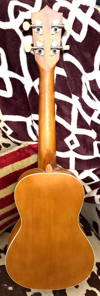 Mitchell MU40C Concert Ukulele Natural Excellent Condition - Image 4 of 4