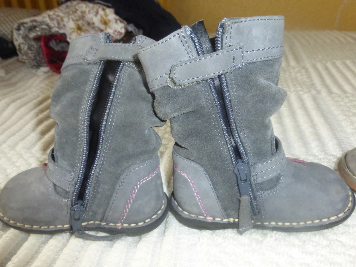 2 paires de bottines bébé fille p.21 Vert Baudet et H&M comme neuves