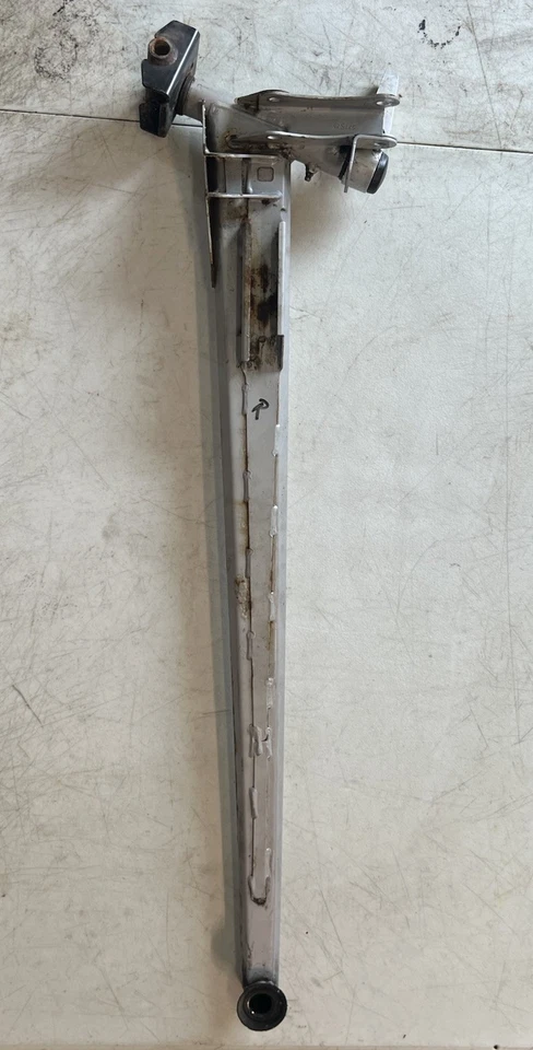 Ski-Doo Legend MXZ Summit 500 600 700 800 1999-2004 OEM brazo de arrastre derecho Foto 2 de 3