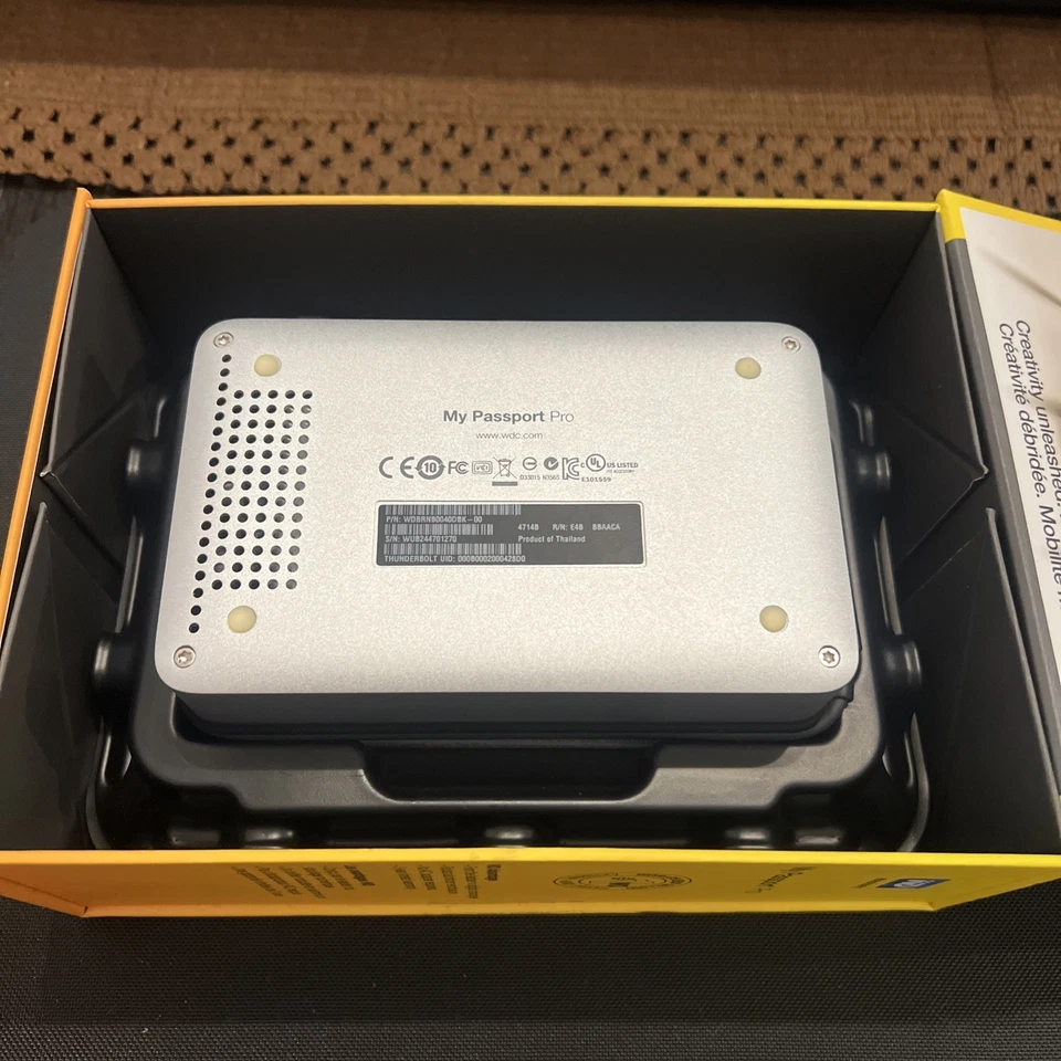 WD My Passport Pro *Mac* Portable RAID Storage Thunderbolt Performance 4TB - image 4 of 4