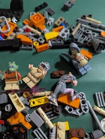 LEGO Star Wars: Anakin Skywalker and Sebulba's Podracers (7962) missing obi-wan