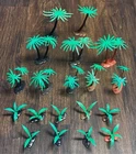 New Listing19PC Vintage 1960s Marx Plastic Set of Palm Trees & Ferns For Toy Soldiers 1:32