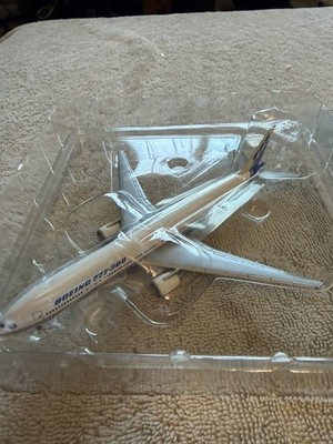 Herpa Wings 1:500 Boeing 777-300 Boeing Logo Plane NEW UNOPENED | eBay