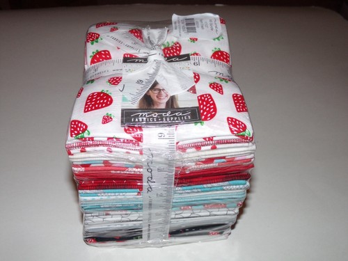 Moda Farm Fresh AB Fat Quarter Cotton Fabric Bundle - 18" x 22"