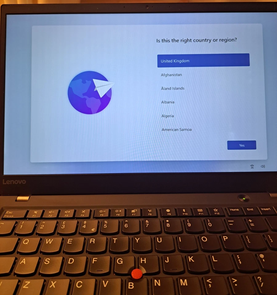 Lenovo X1 Carbon 5th Gen ( i7- 7500U 8GB 256GB SSD Windows 11. READ DESCRIPTION. - Image 2 of 4