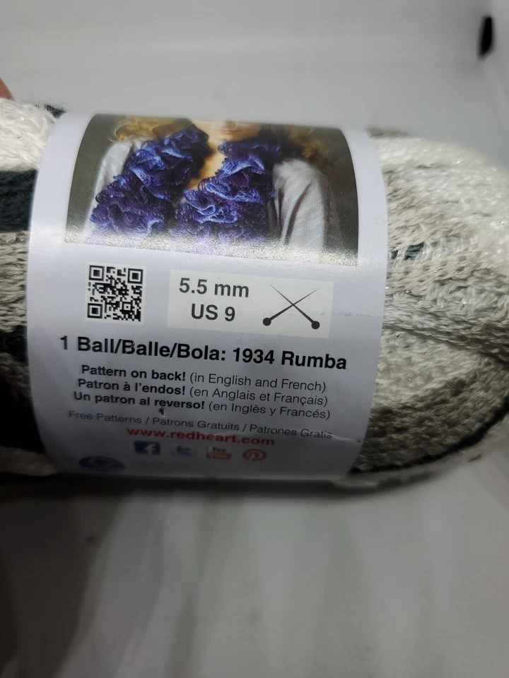 RED HEART~Boutique Sashay HIP HOP Super Bulky Yarn 30yds Black Taupe White  - Image 3 of 4