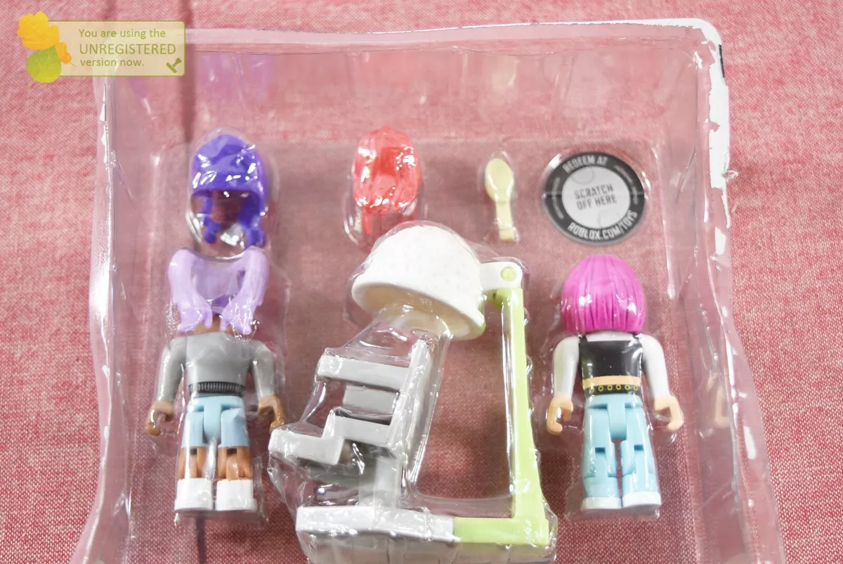 ROBLOX Celebrity Action Figure WOLFPAQ BROOKHAVEN HAIR & NAILS Polish  Playset