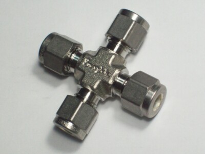 1- Swagelok Stainless Steel Union Cross Fitting, 1/4'' OD Tube, SS-400-4