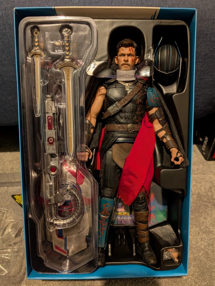 Hot Toys Thor Ragnarok 1/6 MMS445 Gladiator Deluxe Ver. – Complete & Rare - Image 2 of 3