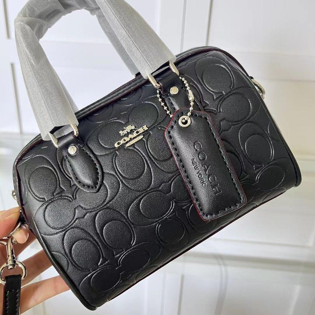 ラムネ@様用　美品⭐️COACH⭐️ ブラックレザー ショルダーバッグ COACH レザー ショルダーバッグ ブラック USA製 | NEW ITEM