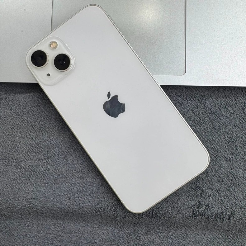 Unlocked Apple iPhone 13-4GB RAM 128GB /256GB 6.1