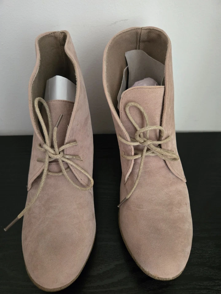 Cuñas de gamuza beige central para mujer 7,5 Foto 2 de 4