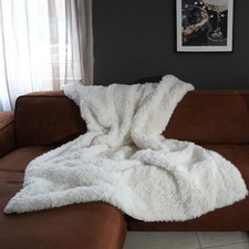 Weiche Felldecke Wendedecke 150x200 cm Offwhite – kuschelige Lammfell Optik