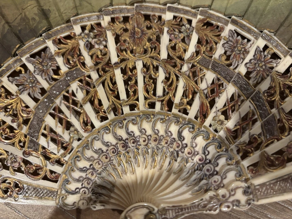 Vintage / Antique Casa de Diego Wedding Fan | A Del Sol 12 - Madrid - Image 4 of 4