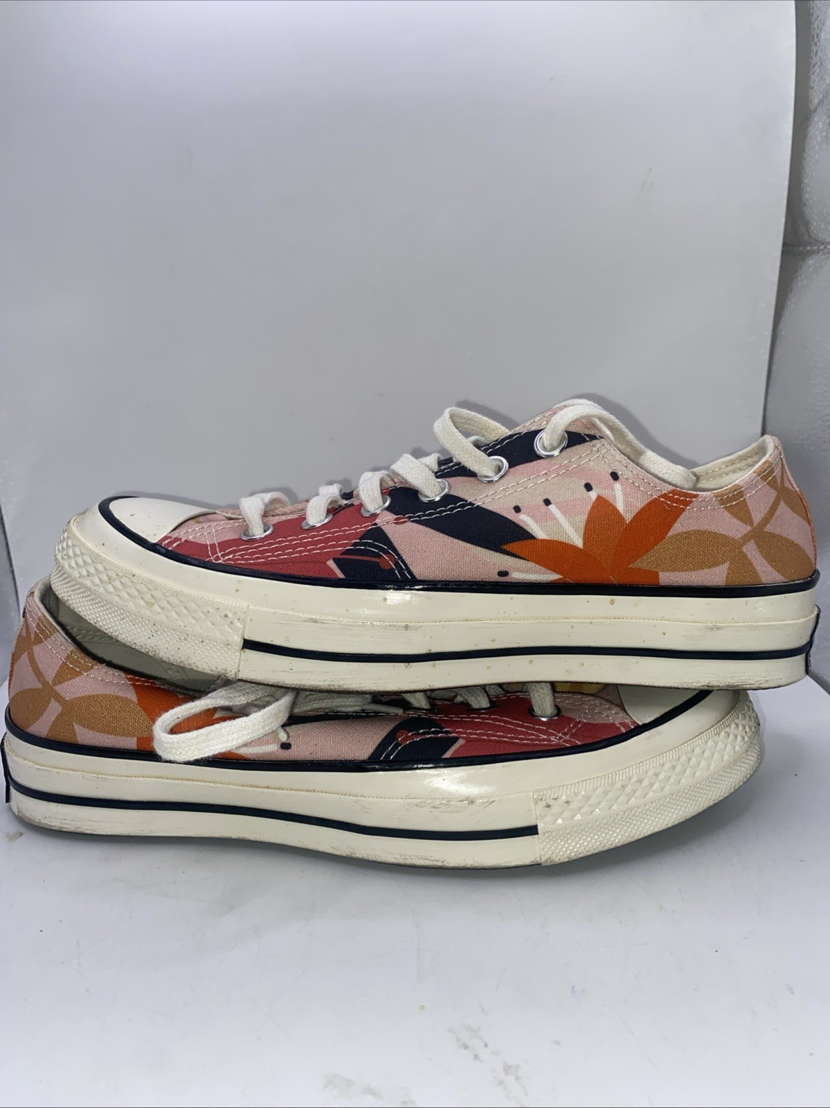 converse all star women 8 Chuck Taylor’s  thumbnail 4