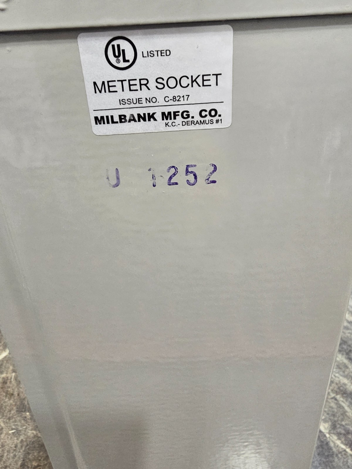 MILBANK U1252-X 200A DUAL METER CAN SOCKET OVERHEAD/UNDERGROUND (NEW IN BOX!)