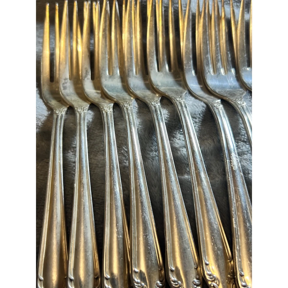 Juego de 11 tenedores de cena vintage de 7,5 pulgadas Rogers & Bro Remembrance plateados Foto 2 de 4