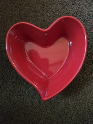 Chantal 93-HTW-13 Red Heart Shape 2 cup Bakeware Dish Bowl.  Good Condition 