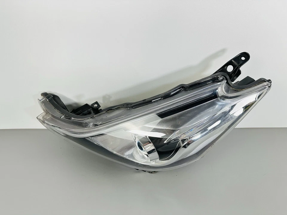 Toyota Prius V 2015 2016 2017 2018 faros plateados LED LH conductor izquierdo OEM Foto 4 de 4