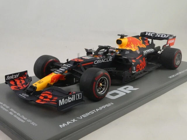 Spark Red Bull RB16B Max Verstappen Abu Dhabi GP World Champion 2021 1/18 18S609 - Immagine 2 di 3