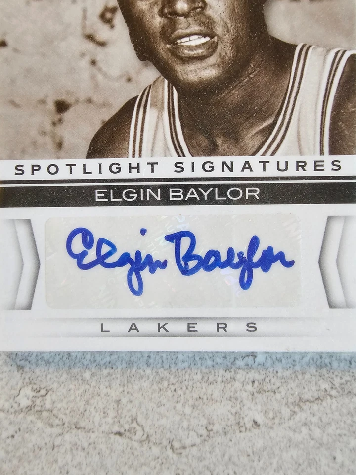 Tarjeta autógrafa Spotlight Signatures 2012-13 Elgin Baylor #42 26/49 Foto 2 de 4
