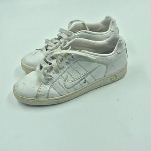 nike court tradition v2