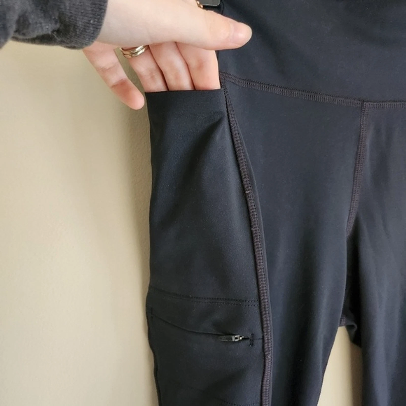 lole with pocket mesh accent on leg leggings