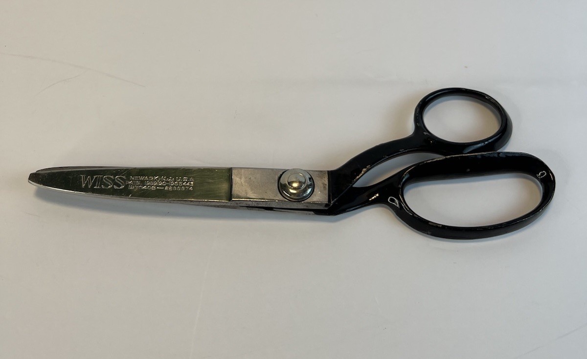 Vintage Wiss Leather Case With Industrial Pinking Shears & Trimline 428 Scissors