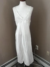Vintage VAL MODE Satin Nightgown Sz M Ivory Lace  BUST