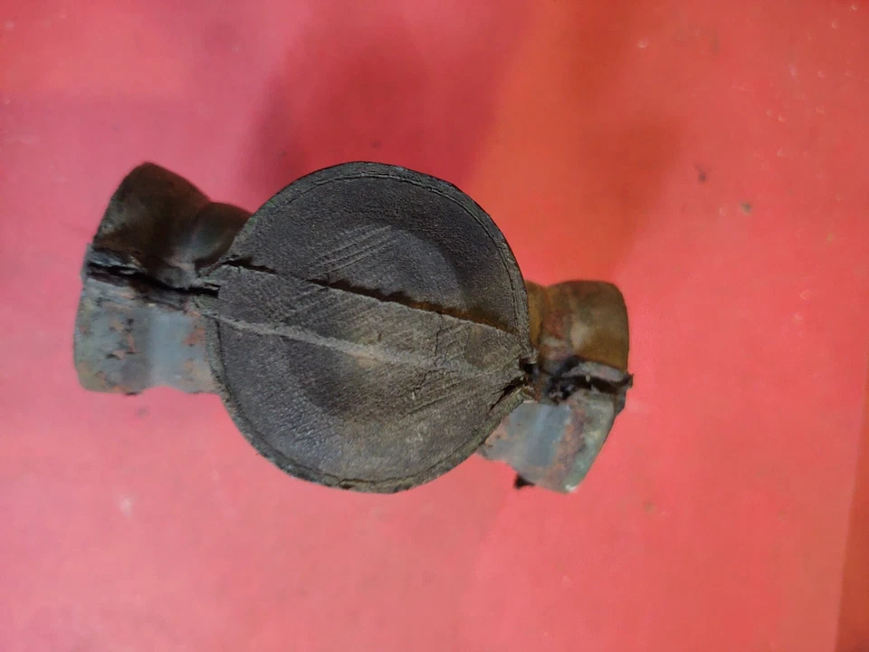 NUEVO DE COLECCIÓN Spicer Militar Universal U Junta Goma MONTAJE JEEP CAMIÓN CISTERNA EJÉRCITO Foto 3 de 4