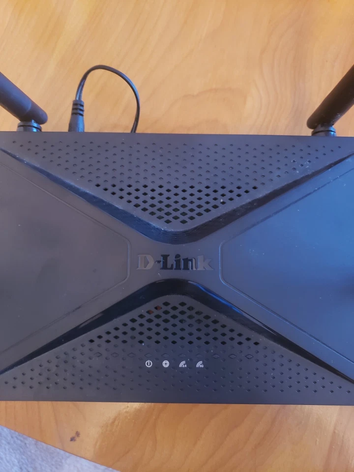 D LINK AC2100 High Power Gigabit Wi-Fi Router - DIR-2150 - Image 2 of 2