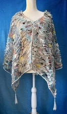 IN2 by INCASHMERE NEW Womens Summer Cocktail Print Poncho 3D Flowers Tassels S/M