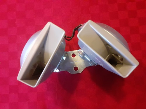 trombe Mitsuba twin nuove mai usate in coppia nell imballo originale 6 volt 4A - Foto 4 di 5