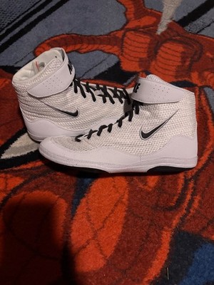 nike inflict 3 white/black size 9