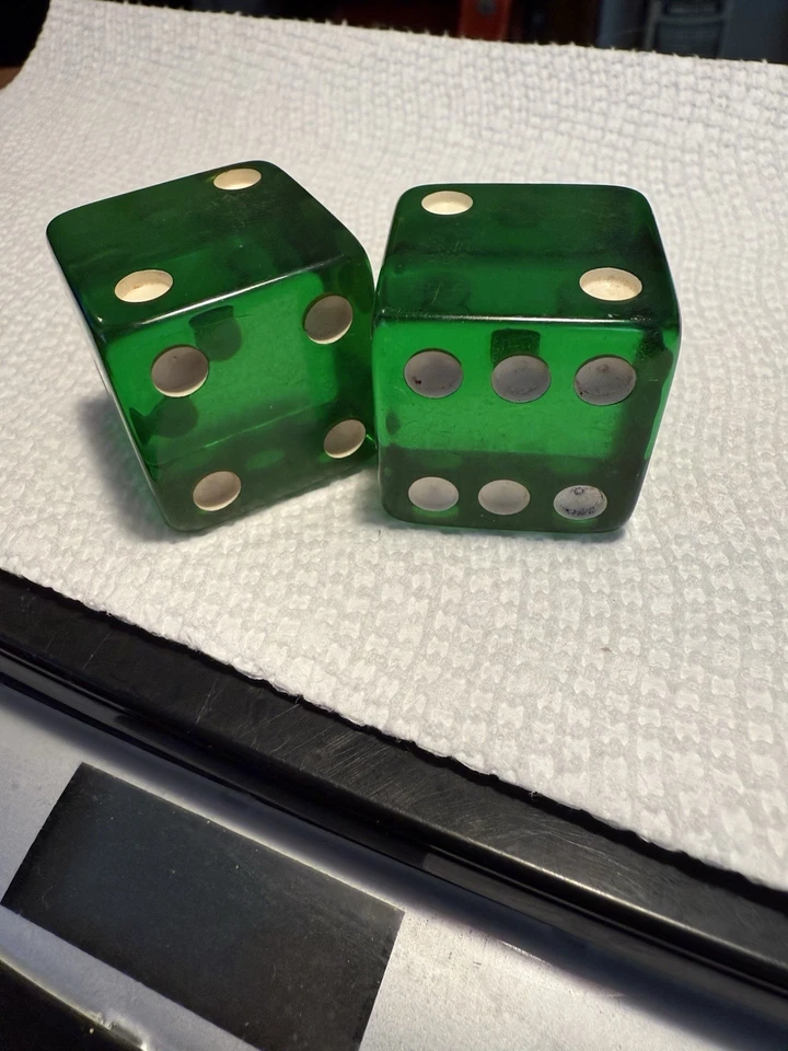 Par De Dados De Baquelita Verde Manzana Grandes De Gran Tamaño De Colección, Aplicación 1-3/16 Excelente Estado Foto 4 de 4