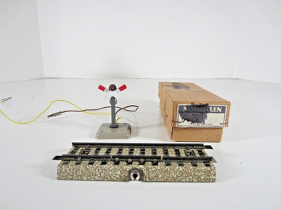 Marklin 7050 Grade Crossing Sign with Flash Light Original Box