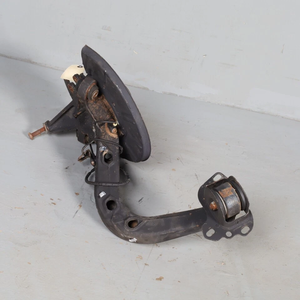 2001-2006 BMW M3 Left Rear Trailing Control Arm Hub 33322229685 OEM Used - Image 4 of 4