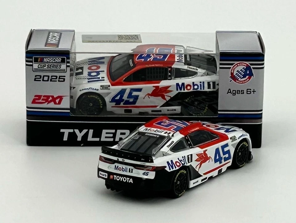 Tyler Reddick #45 Mobil 2025 1:64 en stock Foto 2 de 3