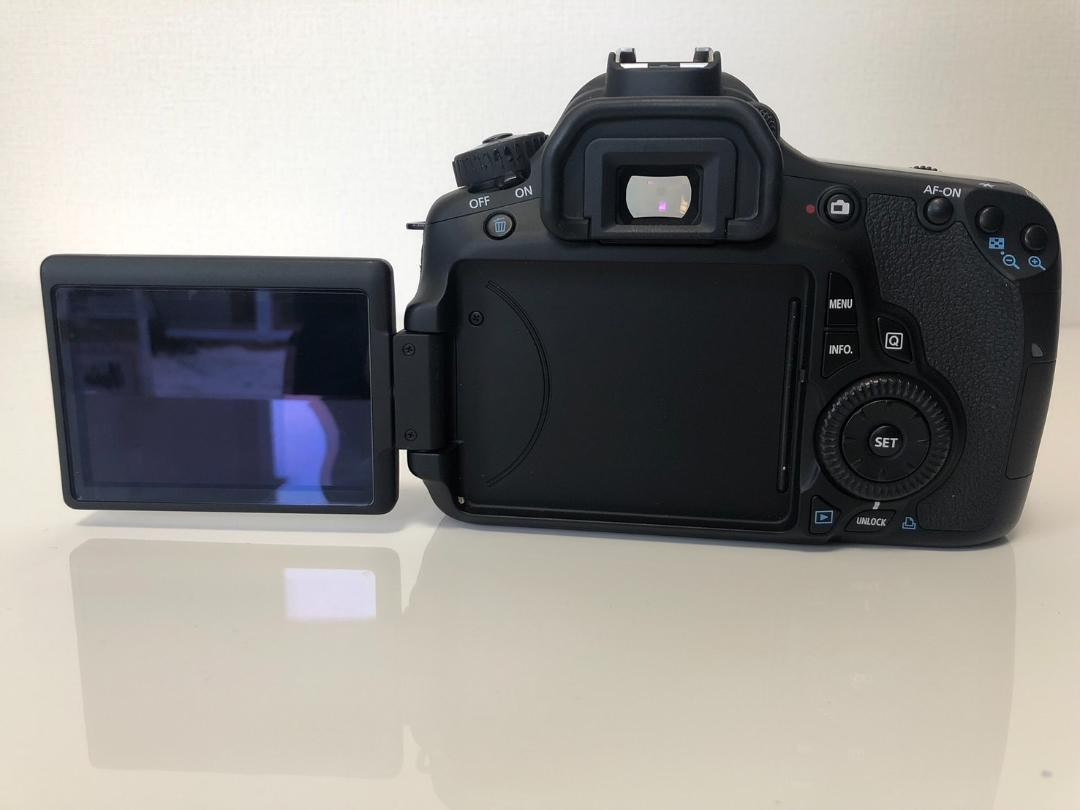 Canon EOS 60D DSLR Camera + EF-S 10-22mm Lens Kit - Used Canon EOS 60D DSLR Camera + EF-S 10-22mm Lens Kit - Used