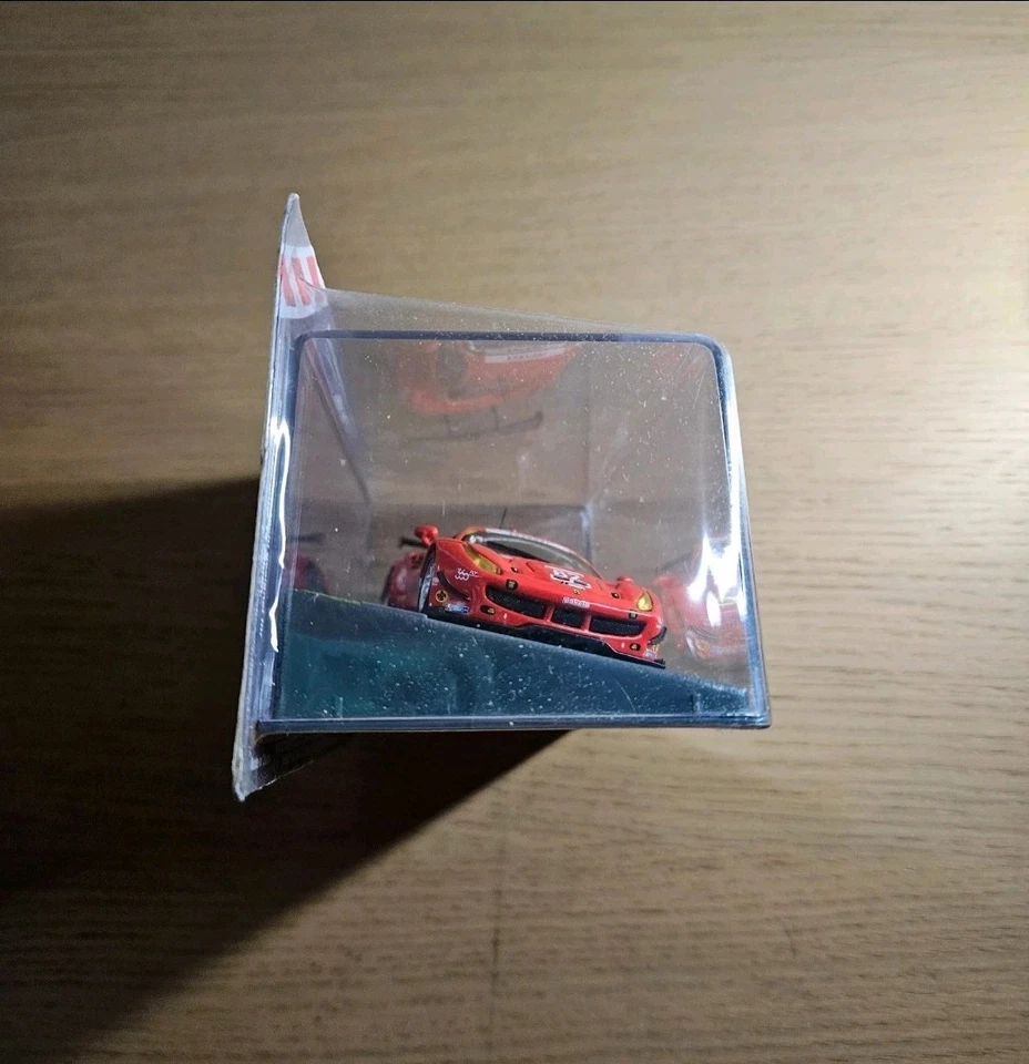 Modellino auto Ferrari 488 GTE Daytona 2017 G. Fisichella - T. Vilander - J.... - Immagine 4 di 4